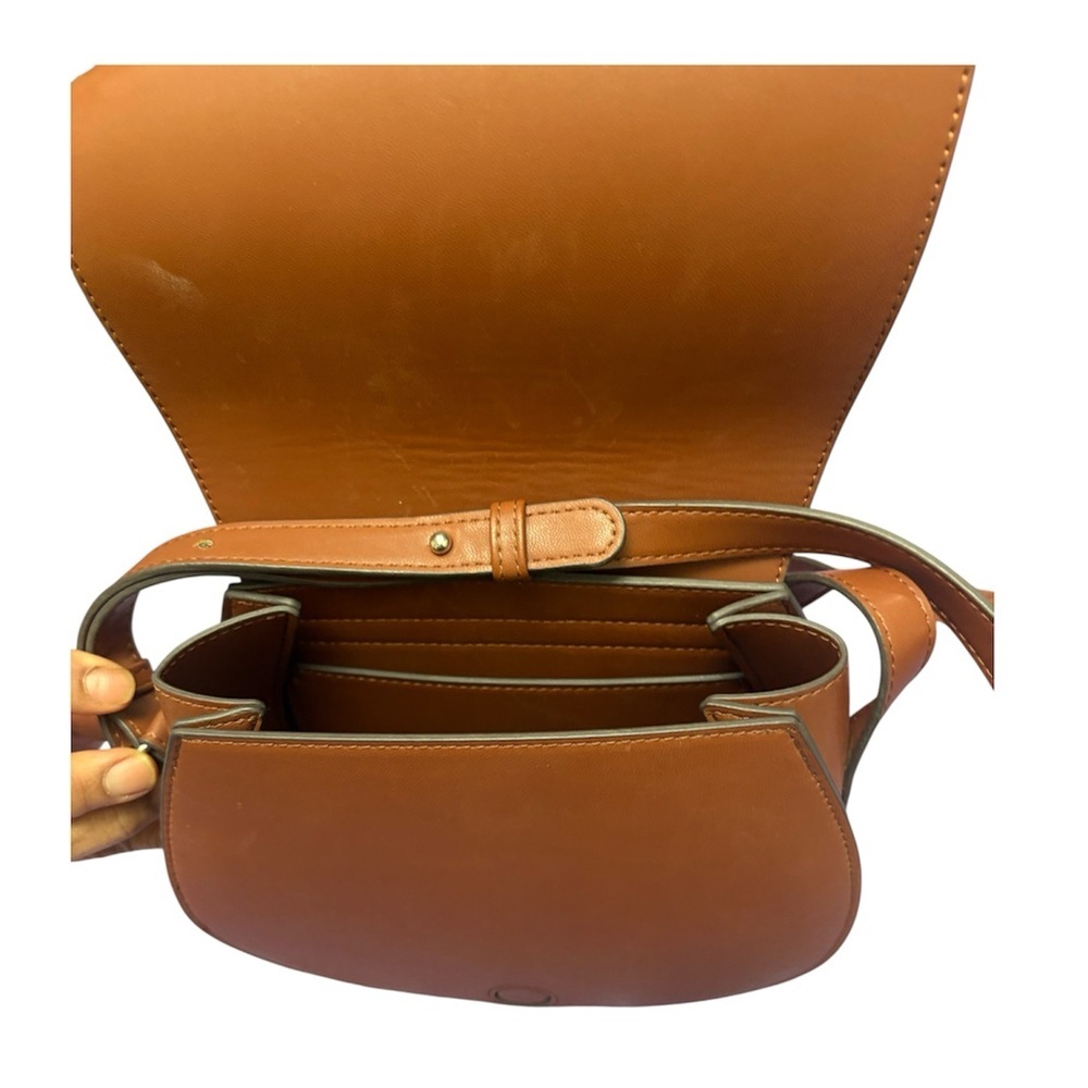 Women’s Shoulder Bag in Cognac Brown - Picture 2 of 8